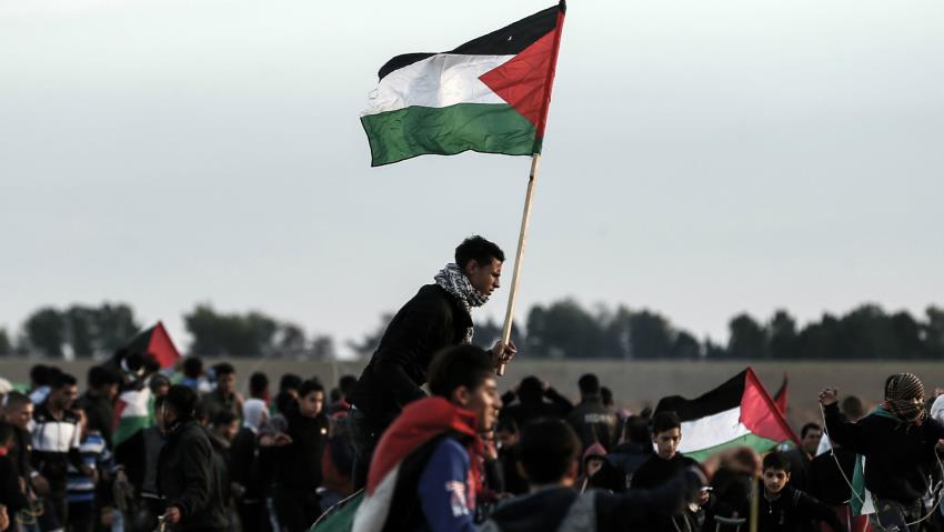 Warga Palestina di Gaza Kembali Terima Bantuan Uang Tunai dari Qatar